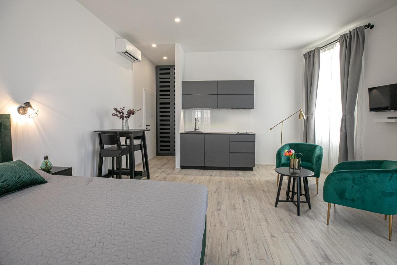 Studio Deluxe Antonio Пула Екстериор снимка